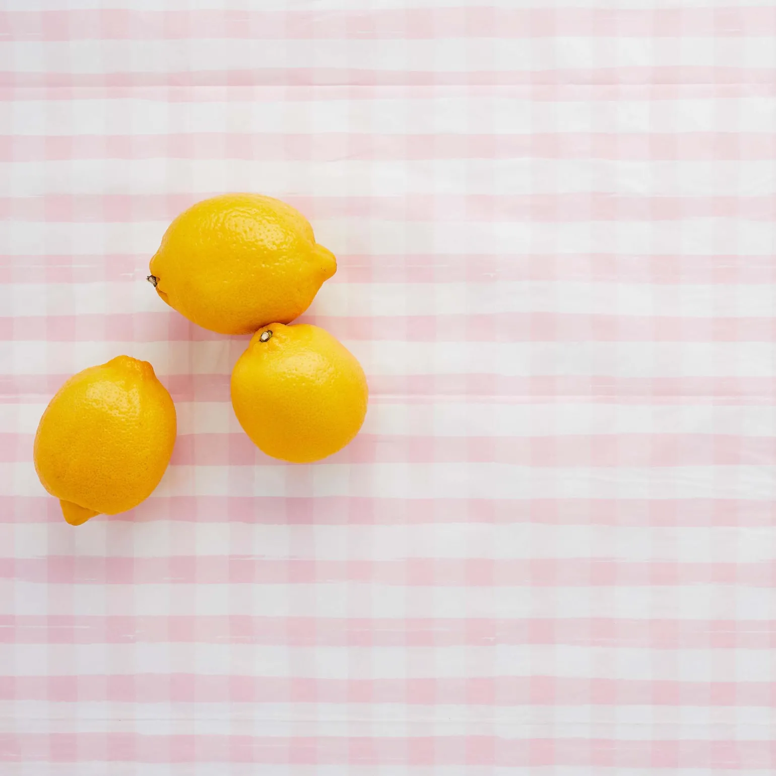 Gingham Paper Tablecloth